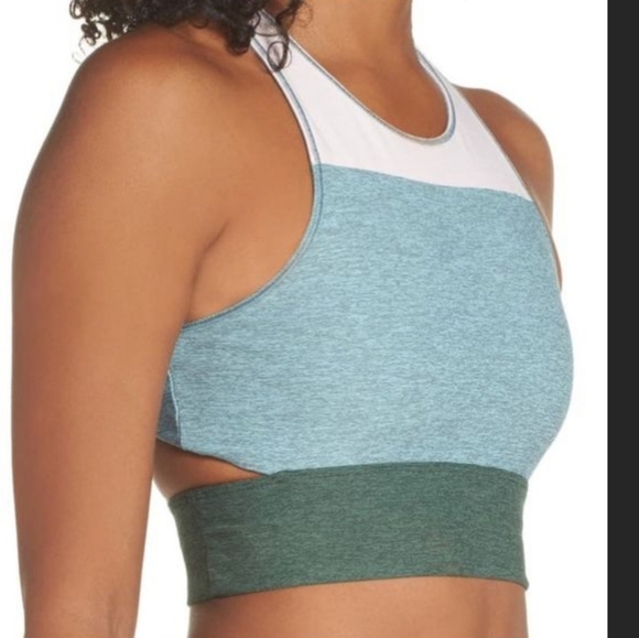 Outdoor Voices| Racer Back Slash Back Sports Bra - Picture 2 of 7